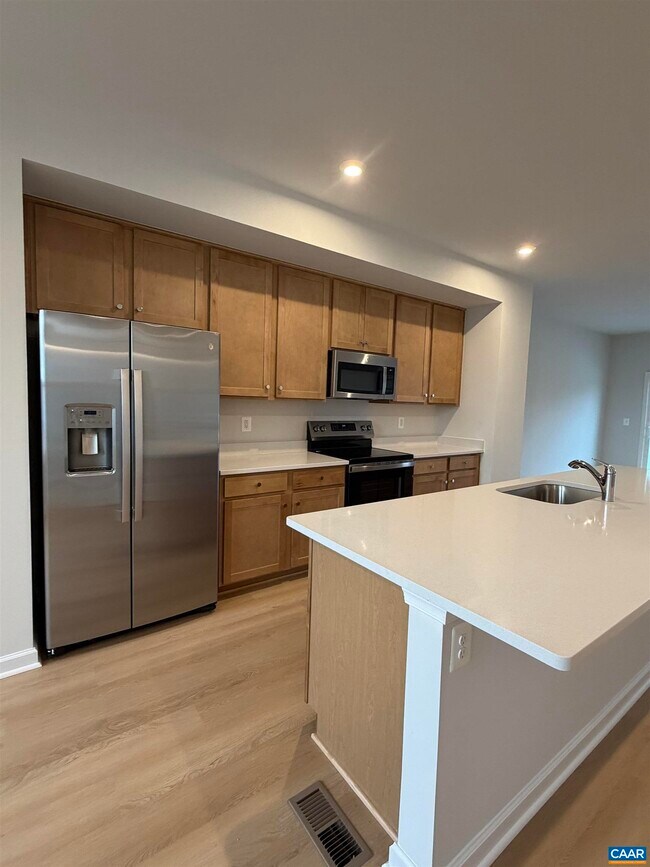 Building Photo - 5992 Cling Ln