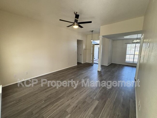 Building Photo - 8812 Skypark Dr