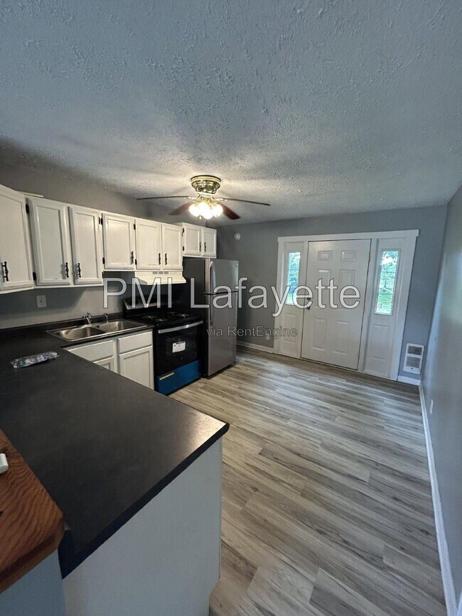 Building Photo - 141 Tomahawk Ln