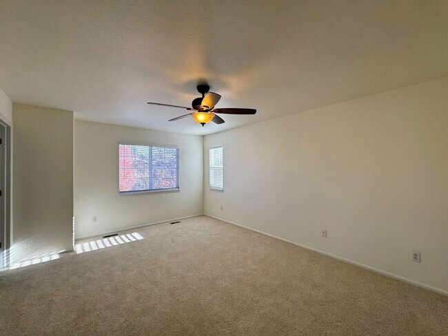 Building Photo - 4788 Laurelglen Ln