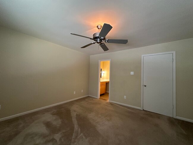 Building Photo - 1837 Gray Ridge Cove