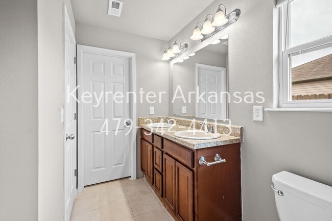 Building Photo - Gorgeous 4 bedroom home!