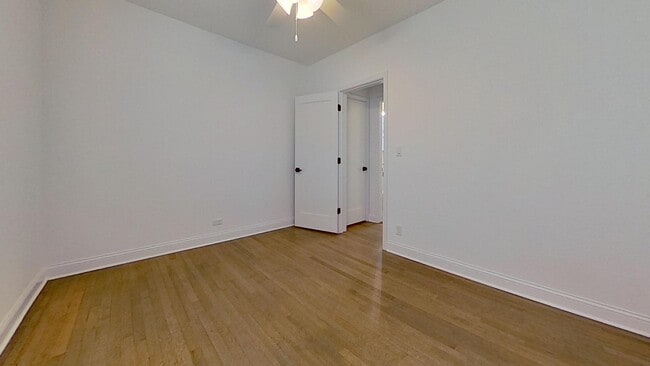 Building Photo - 4829 W Addison St