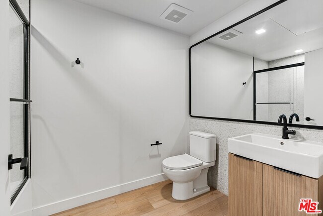 Building Photo - 3688 Overland Ave
