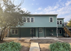 Building Photo - 720 Spain St