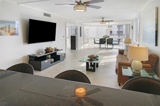 Building Photo - 3100 NE 49th St