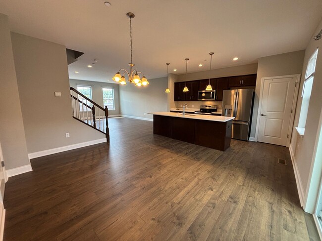 Building Photo - Beautiful Townhome in Cannonsburg! - 2 Bed...