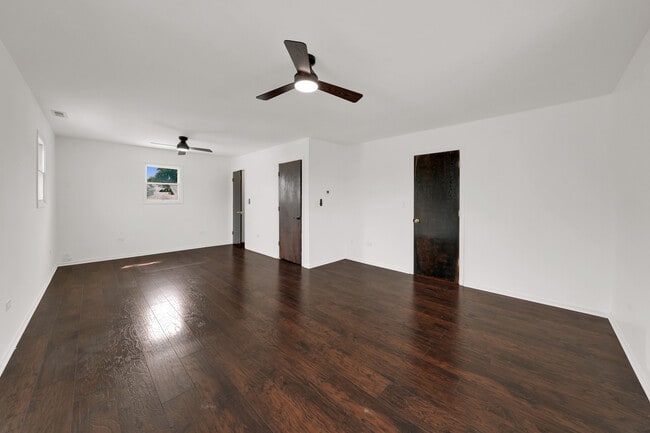 Building Photo - 4933 S Lockwood Ave