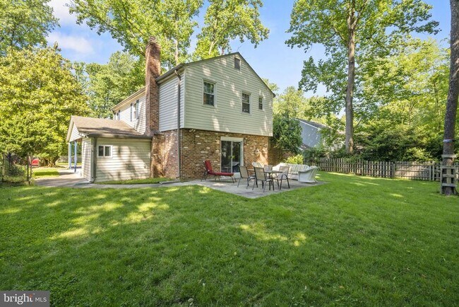 Building Photo - 809 Woodley Dr