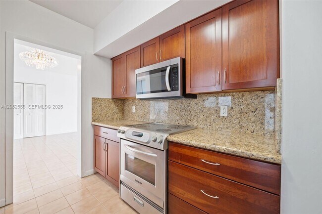 Building Photo - 9101 E Bay Harbor Dr