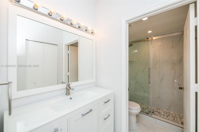 Building Photo - 1911 Madeira Dr