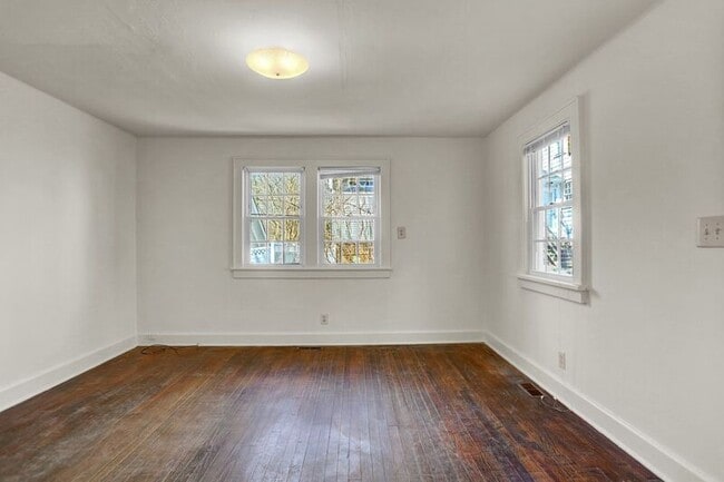 Building Photo - 412 Griffin Ave