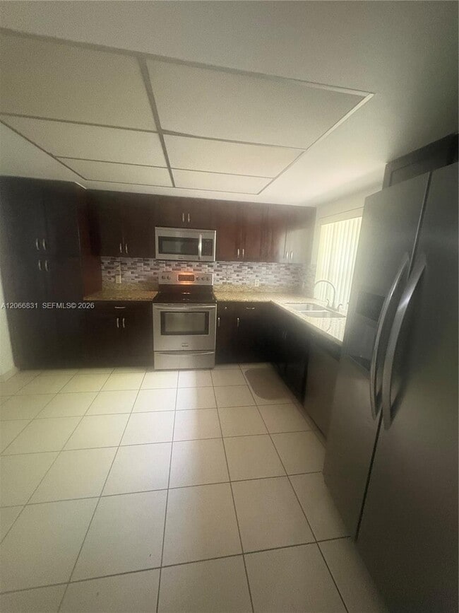 Building Photo - 17919 NW 66th Ct