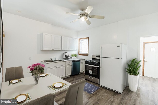 Building Photo - 724 Moyer St