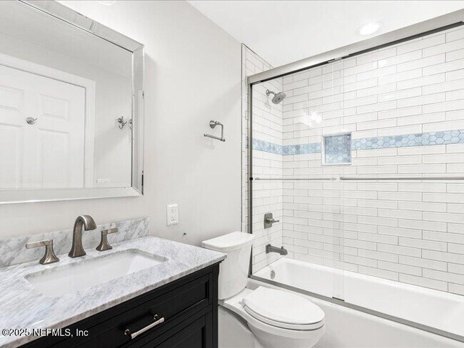 Building Photo - 1415 1st St N