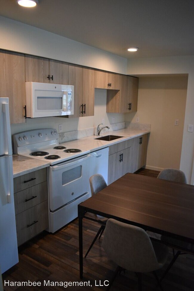 Building Photo - 2 br, 2 bath Apartment - 2305 SE 159th Ave