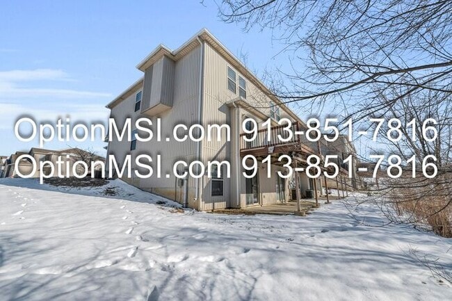 Building Photo - Charming 3-Bedroom Townhouse in Piper School District