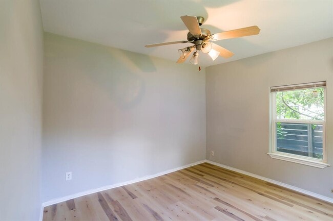 Building Photo - 1116 Ebert Ave