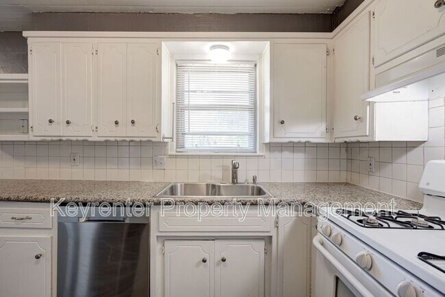 Building Photo - 1117 S Howard Ave
