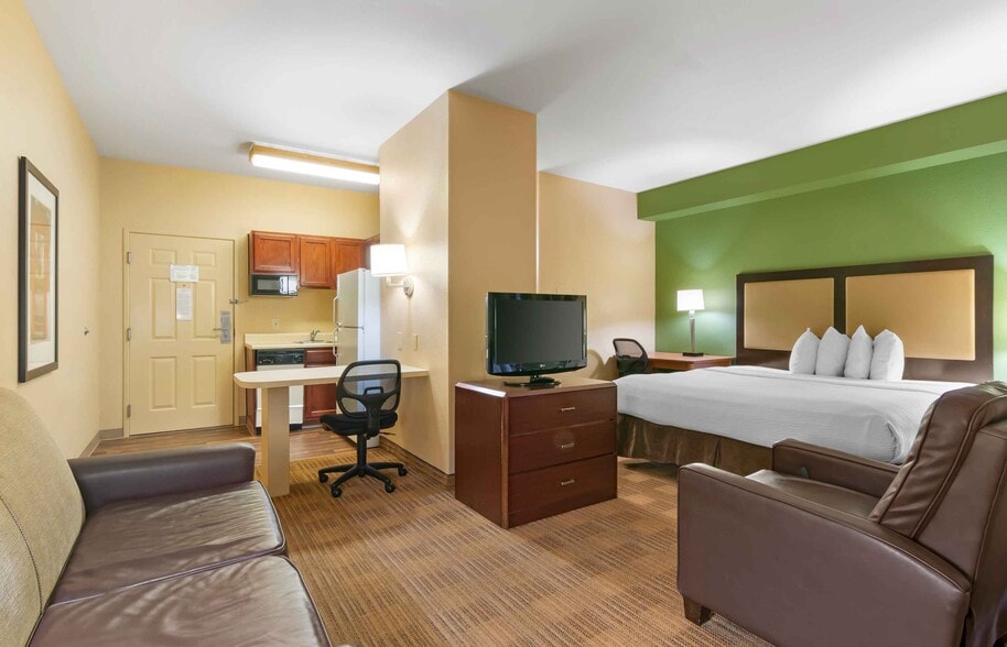 Building Photo - Furnished Studio-Kansas City - Overland Park - Metcalf Ave