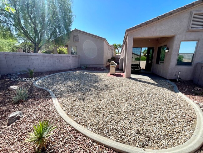 Building Photo - Nice 2 Bedroom Home in Desert Foothills Co...