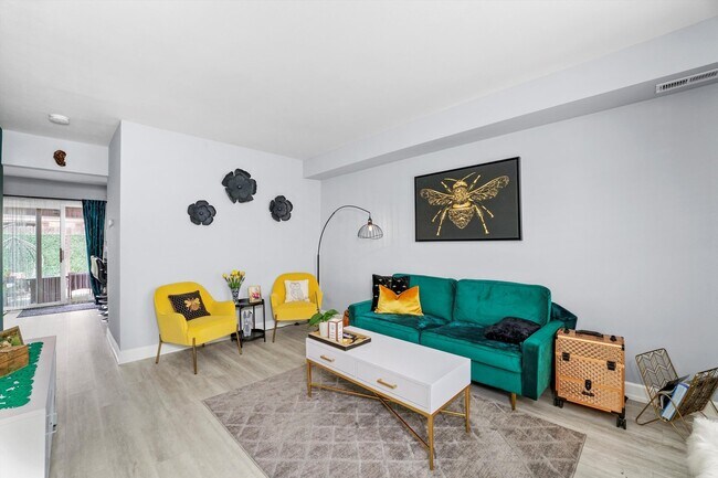 Building Photo - 1758 Sussex Walk