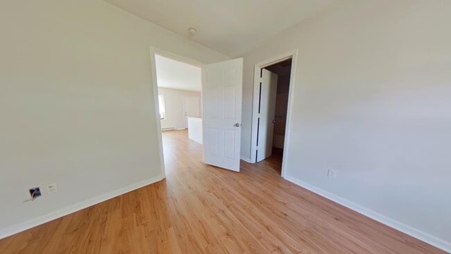 Building Photo - 1653 Dane St