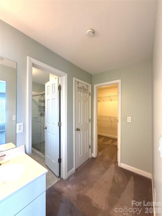 Building Photo - 9817 Emerald Point Dr
