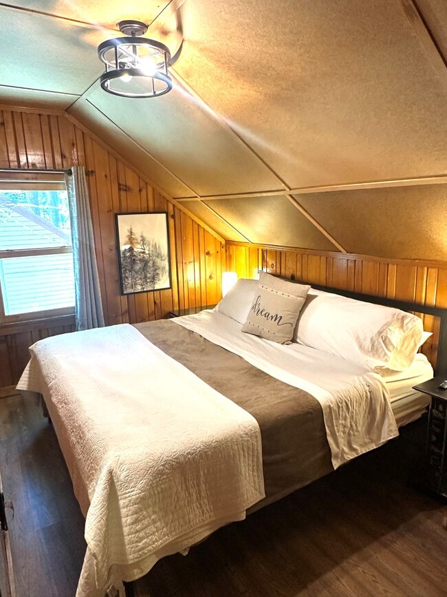 Building Photo - 3628 Forest Ave