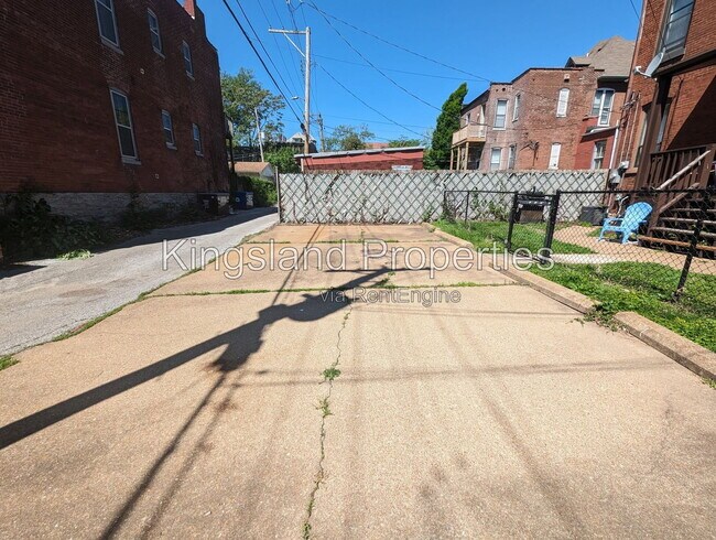 Building Photo - 3300 Shenandoah Ave