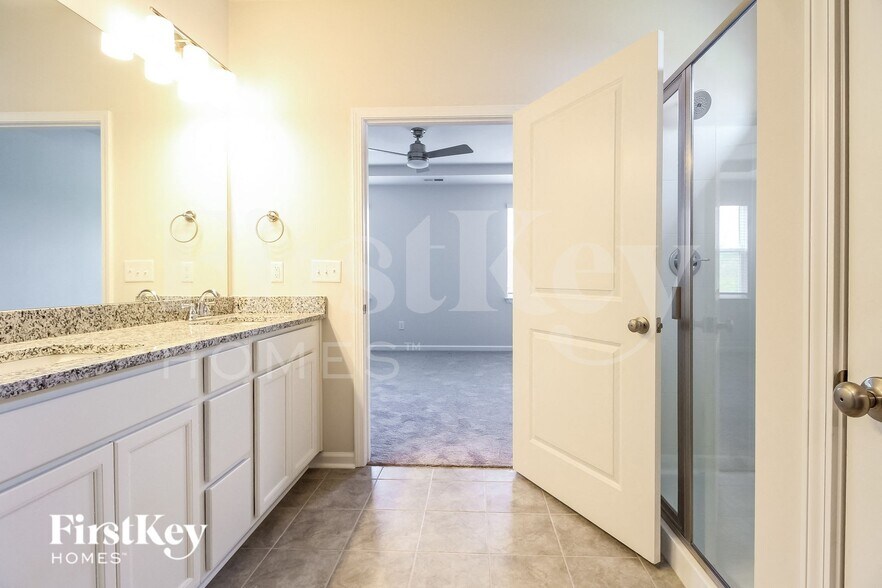 Building Photo - 905 Birchcrest Wy