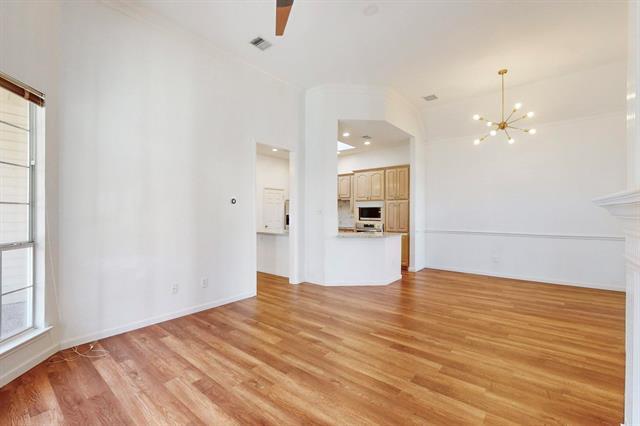 Building Photo - 2710 Mum Dr