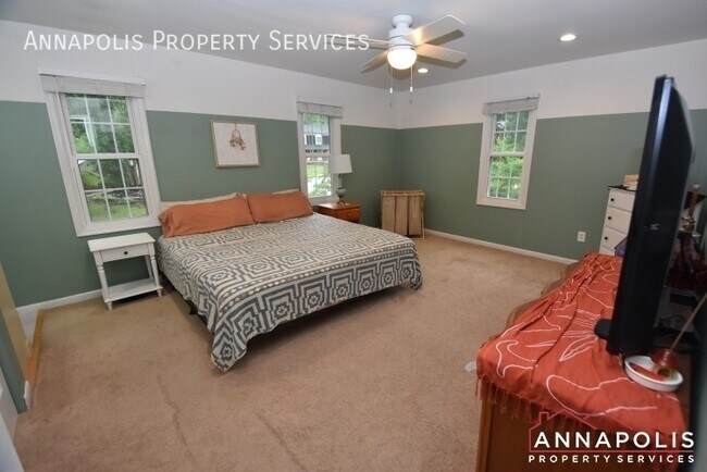 Building Photo - 449 Alfreton Ct