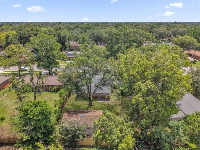 Building Photo - 518 Lavon Dr