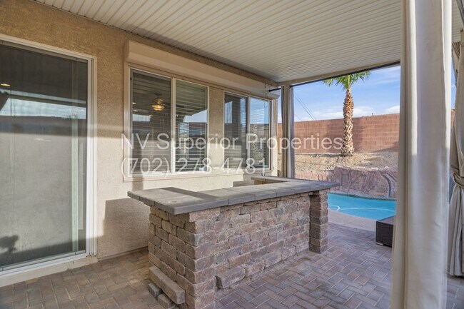 Building Photo - NW!! 4 Bedrooms!!! One Bedroom Down!!  Pool!!! Tankless Hot Water Heater!! Court yard at entrance...