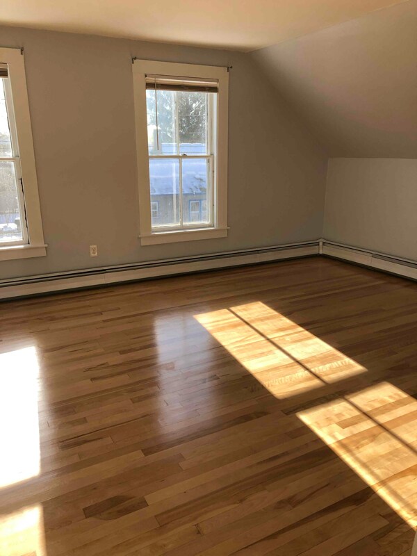 Building Photo - 41 Centennial St