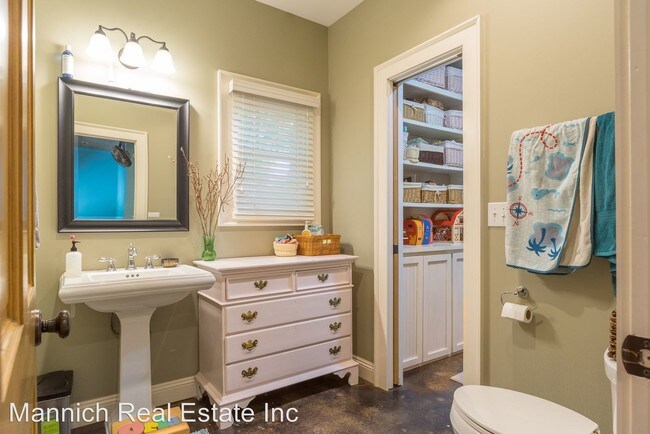 Building Photo - 3 br, 2 bath House - 104 Mershon St.