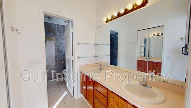 Building Photo - 704 49th St E