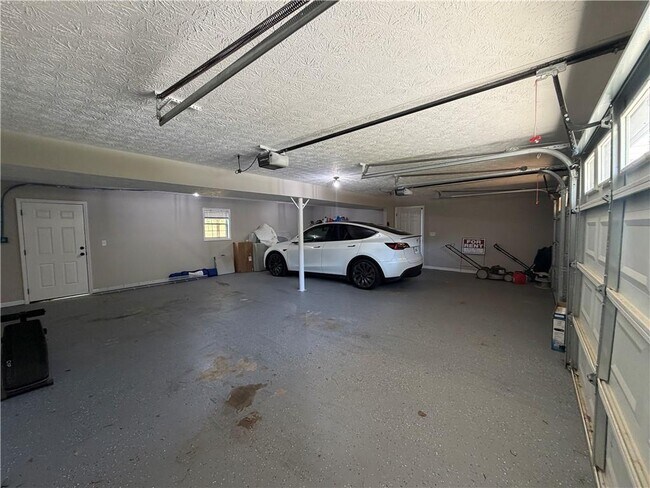 Building Photo - 934 Bay Ridge Dr