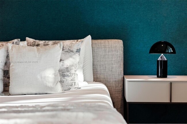 Building Photo - 77 SW 18th Terrace