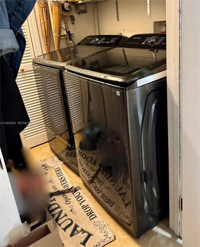 Building Photo - 8801 Wiles Rd