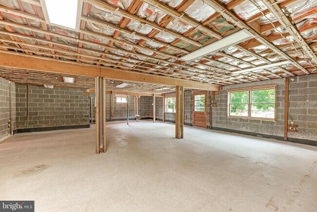 Building Photo - 2535 Solomons Island Rd
