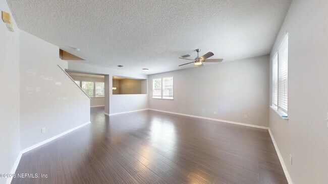 Building Photo - 1063 Collinswood Dr W