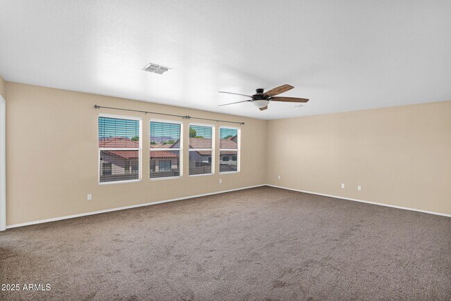 Building Photo - 10616 E Balmoral Ave