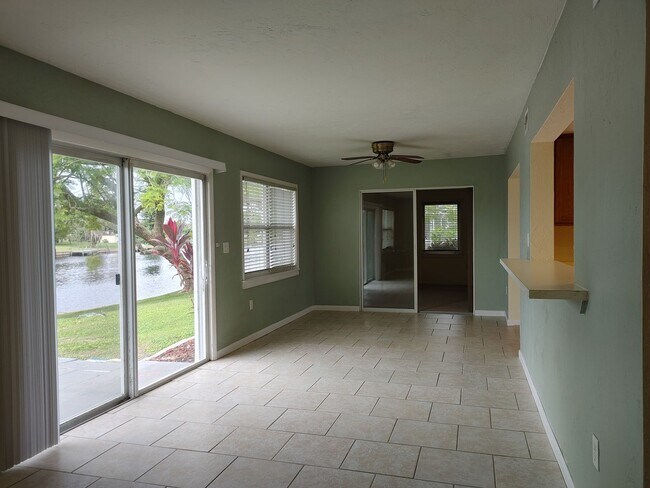 Building Photo - 6498 Fabian Rd