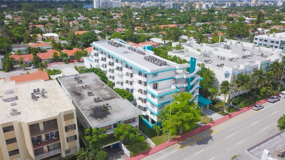 Building Photo - 9156 Collins Ave