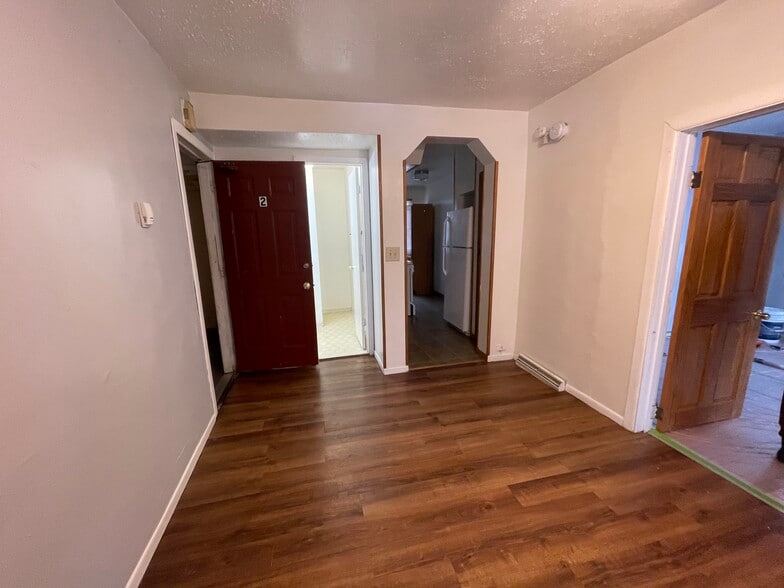 Building Photo - 1062 11th Ave SE