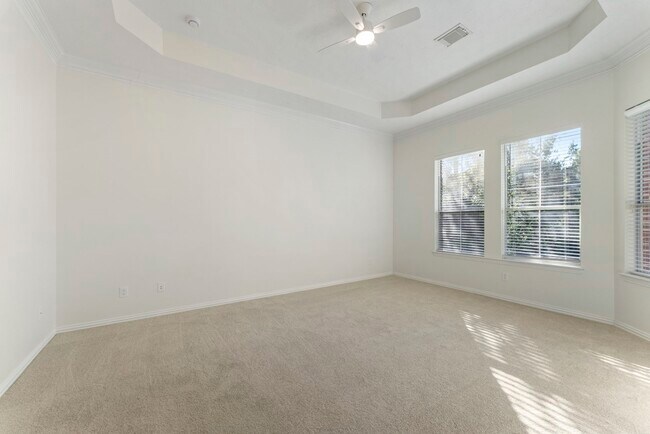 Building Photo - 10 Andante Trail Pl