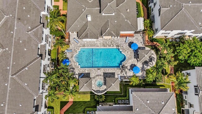 Building Photo - 725 SW 148th Ave