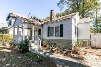 Building Photo - 936 East Lake Dr